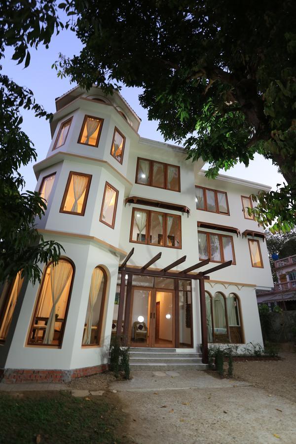 Mango Hill Inn Yangon Esterno foto