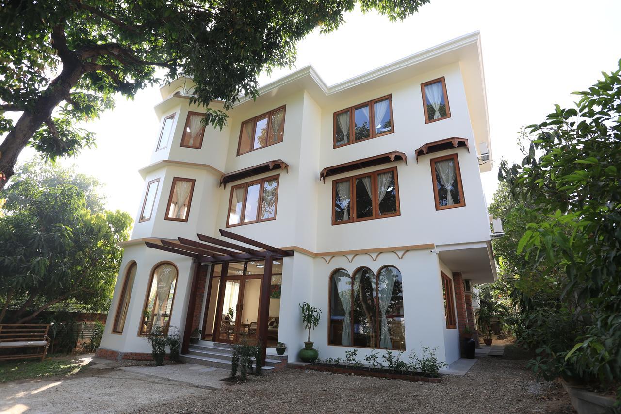 Mango Hill Inn Yangon Esterno foto