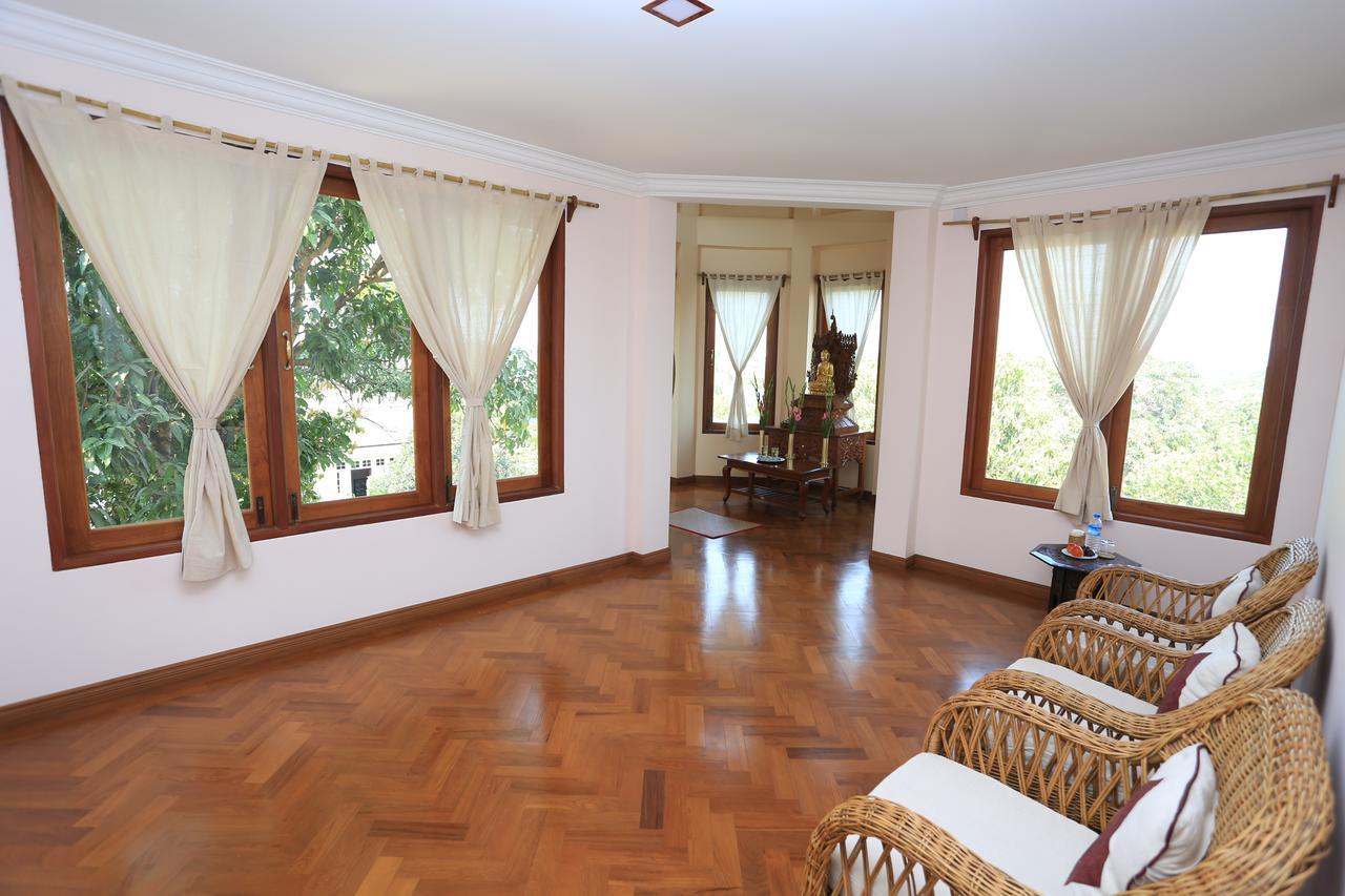 Mango Hill Inn Yangon Esterno foto
