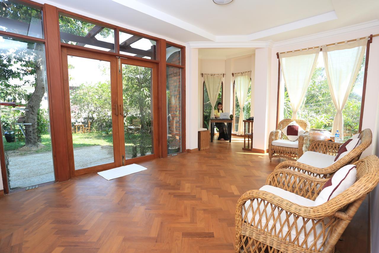 Mango Hill Inn Yangon Esterno foto