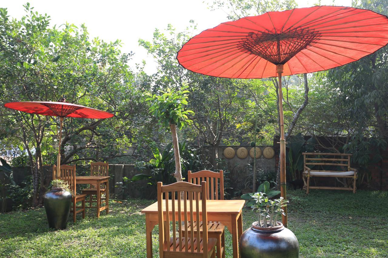 Mango Hill Inn Yangon Esterno foto