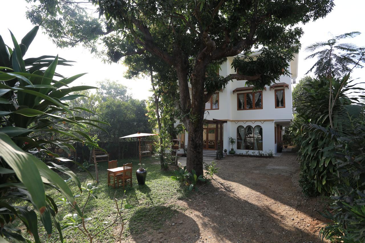 Mango Hill Inn Yangon Esterno foto