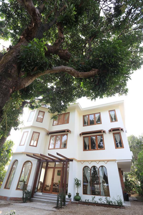 Mango Hill Inn Yangon Esterno foto