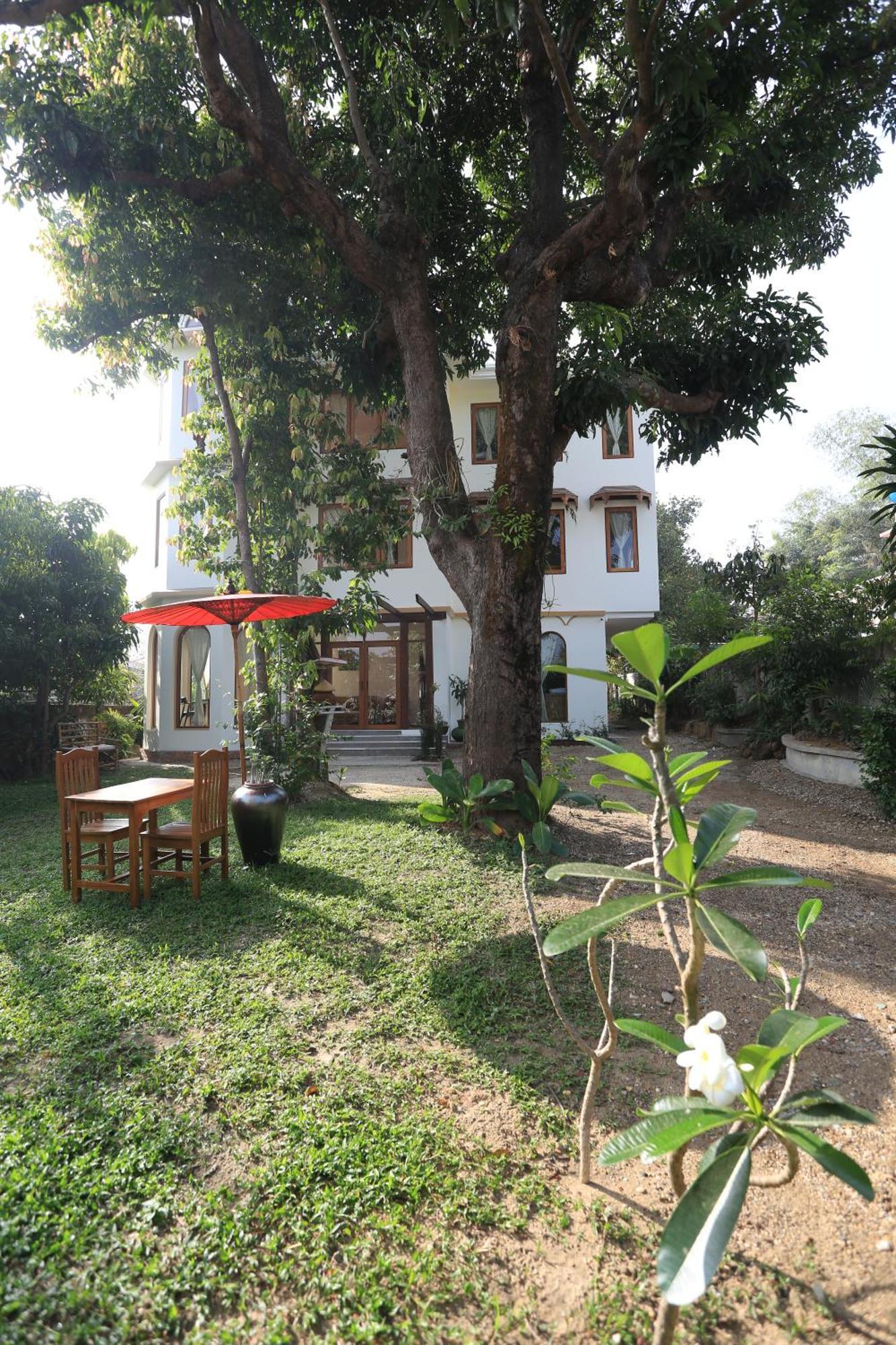 Mango Hill Inn Yangon Esterno foto