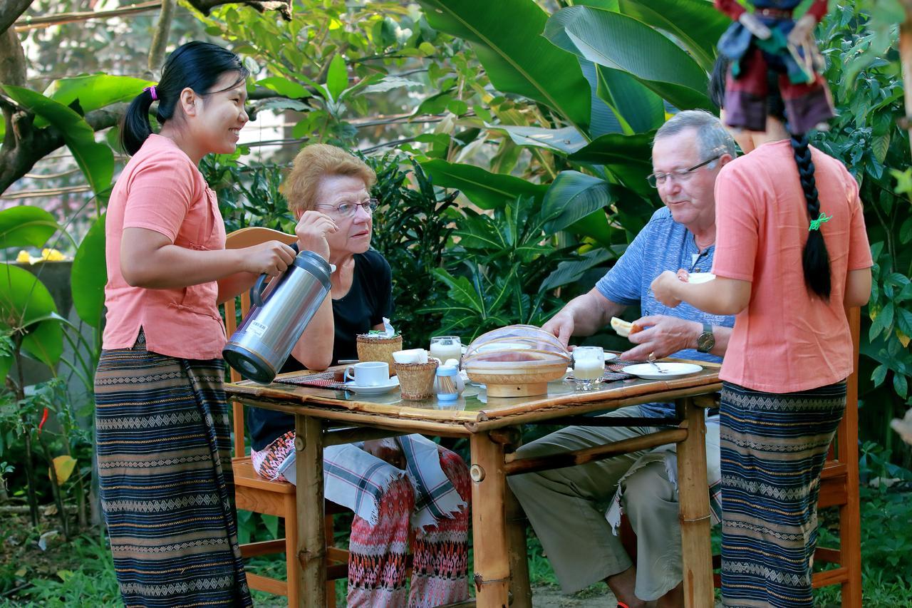 Mango Hill Inn Yangon Esterno foto