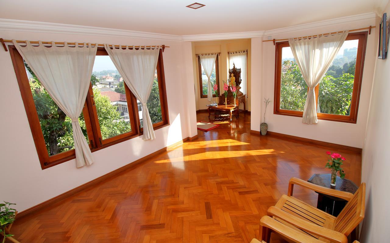 Mango Hill Inn Yangon Esterno foto