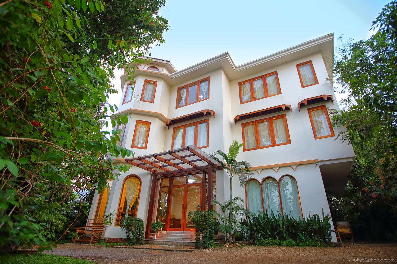 Mango Hill Inn Yangon Esterno foto