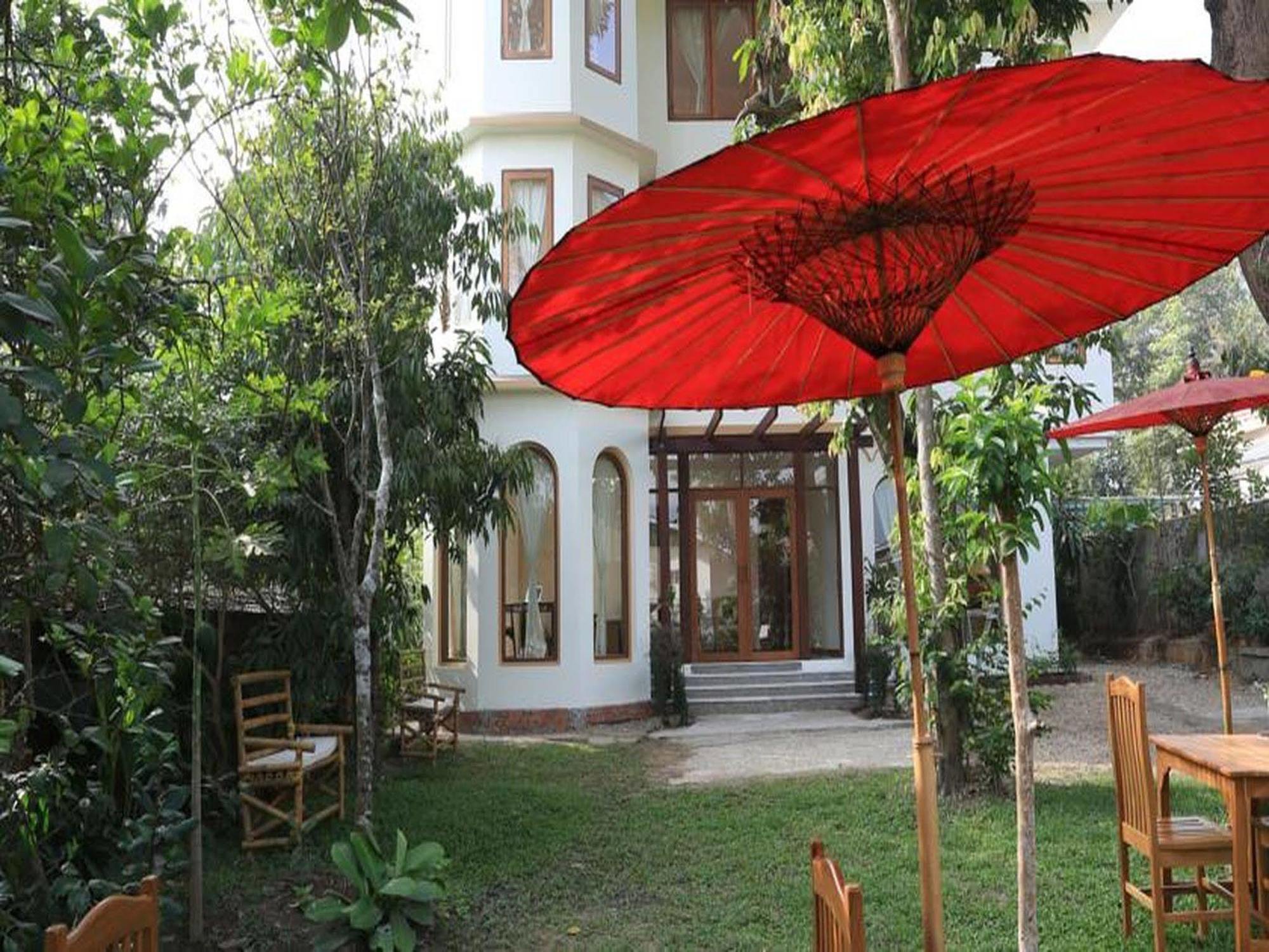 Mango Hill Inn Yangon Esterno foto