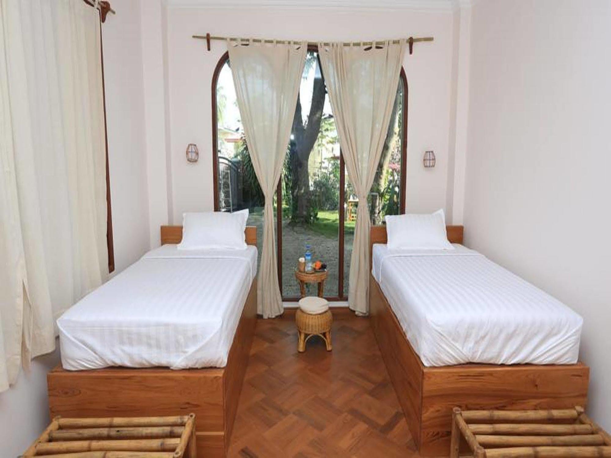 Mango Hill Inn Yangon Esterno foto